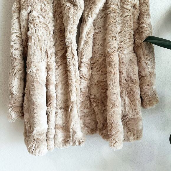 Free People Swingy Faux Fur Coat Medium Oversized Retro 70s Lined Warm Boho - Picture 3 of 8